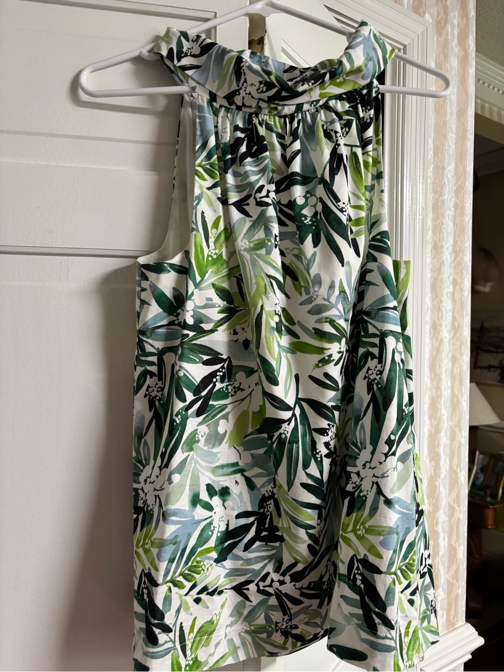 Tropical Sleeveless Halter Top Blouse with Green Leaf Print size 6